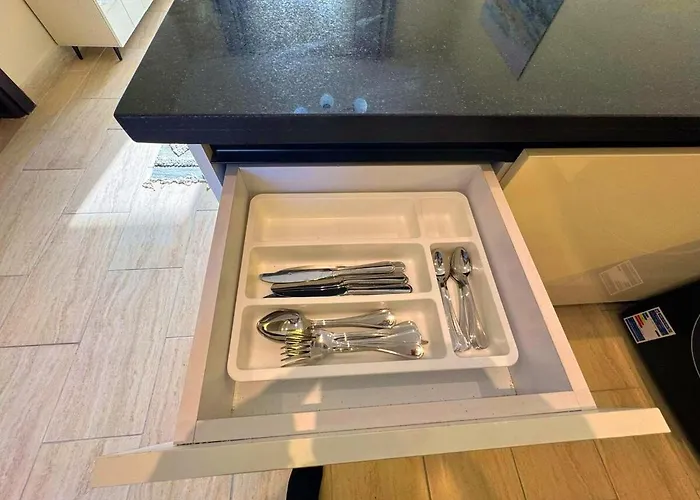 Aldau Heights One Bedroom In Cr Apartment *
